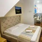 Studenti Studio's * Tirana
